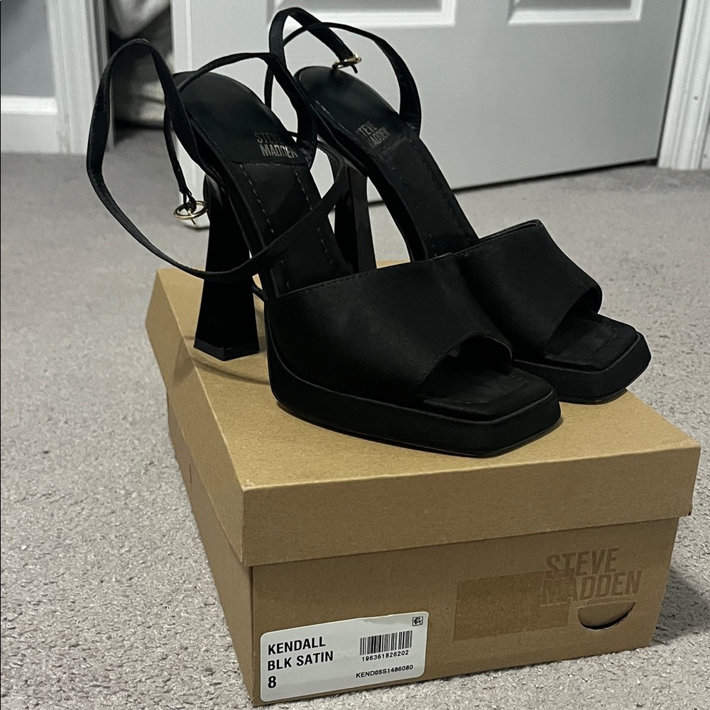 Steve Madden Kendall Black Satin Platform Heels Women size 8
